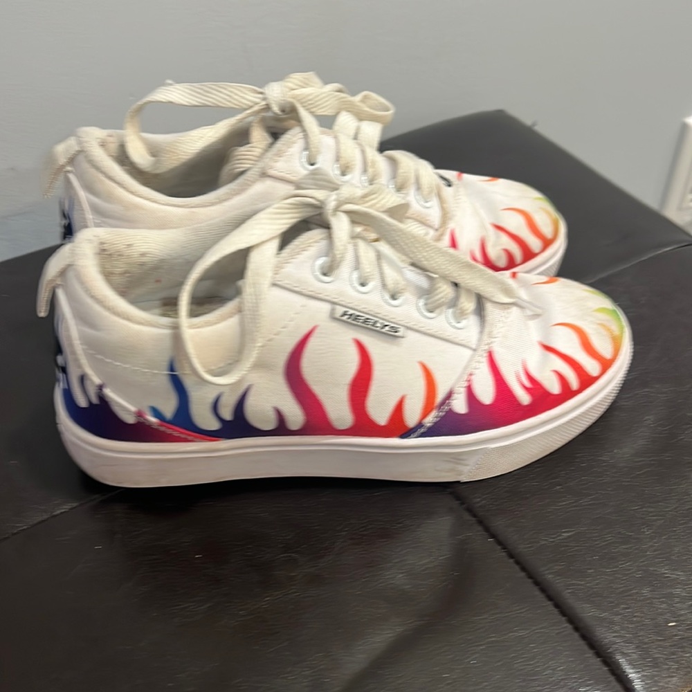 Kids Heelys size 3